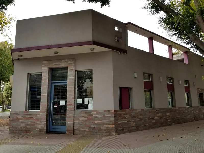 Veterinaria De Simone - Proyecto corporativo de arquitectura en Buenos Aires gestionado por Ramos Arquitectura